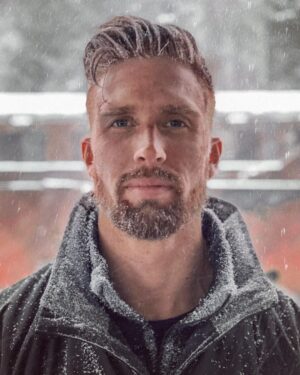Justin Howell Instagram - Winter is coming.
.⁣
.⁣
.⁣
.⁣
#canada #canadaday #canadagoose #canadagoosejacket #czechrepublic #europe #goose #kinobody #masterchief #mountains #prague #pragueworld #quebec #stuntman #stunts #titans #toronto #torontoeats #torontostyle #vancouver #wildlifephotography #winter #winteriscoming #wintertime #wintervibes #winterwonderland