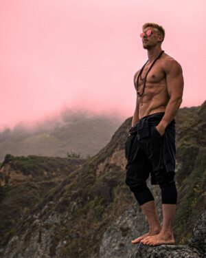 Justin Howell Instagram - See the world through rose coloured glasses. 🌹 
.
Little flashback
.
📸 @phil.beans 
.⁣
.⁣
.⁣
.⁣
.⁣
#beach #beachlife #bodybuilding #california #kinobody #losangeles #masterchief #personaltrainer #stuntman #stunts #titans #canada #czechrepublic #europe #fighter #hiking #la #landscapephotography #mistymountains #mountains #prague #pragueworld #toronto #warrior #warriors #warriorspirit