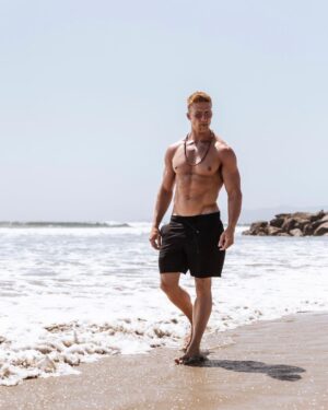 Justin Howell Instagram - I just want beach walks and bonfires at sunset 🔥 
.⁣
.⁣
📸 @phil.beans 
🩲 @bn3thapparel 
.⁣
.⁣
#beachbum #beautifulbeach #beachlove #sandybeach #bestbeaches #beachwear #getthatbodyright #californiadreamin #californialove #naturalbodybuilding #bodyweight #bodybuilderlifestyle #californiacoast #californiadreaming #travelcalifornia #oceanbeach #beachlover #bodygoals #californians #beach #beachpic #beachlife #whitesandybeach #beachlovers #summerbodygoals #bodywash #bodypositivequotes #beachphotography #californialiving #beachbody
