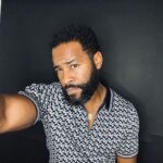 Justin Marcel McManus Instagram – The urge to grow this beard back out man… 🤔🤔🤔 
.
#happyfriday #✌🏾 Harlem New York