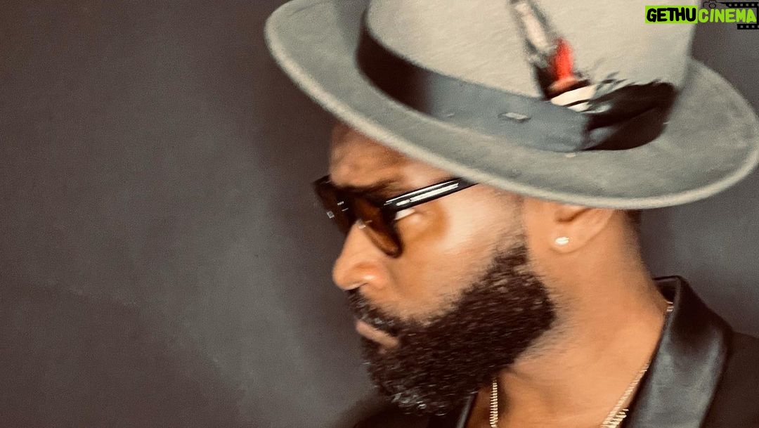 Justin Marcel McManus Instagram - When they ask for 70’s I’m gonna give you 70’s 🤣🤣🤣🤣🤣.. someone come take my phone please . #lol #inthehousebored Manhattan, New York
