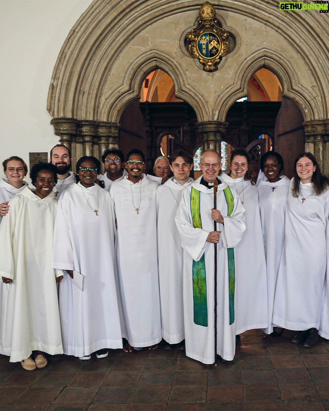 Justin Welby - 2.3K Likes - These extraordinary young people are now committed to spending a #YearInGodsTime as part of @thecommunityofstanselm – a group of Christians who live, study, serve and pray together at Lambeth Palace.
Join me in praying for God to reveal the depths of his personal call to each one of them this year. #YearInGodsTime
