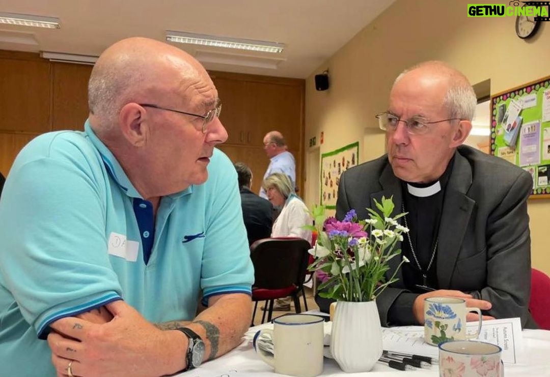 Justin Welby Instagram - In churches around the country, Christians Against Poverty help people to break free from debt and transform their lives. Very grateful to spend time meeting volunteers and people supported by @capuk_org at Market Drayton Methodist Church today. It’s an honour to serve as their patron.