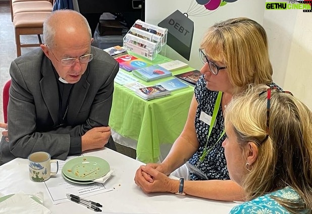 Justin Welby Instagram - In churches around the country, Christians Against Poverty help people to break free from debt and transform their lives. Very grateful to spend time meeting volunteers and people supported by @capuk_org at Market Drayton Methodist Church today. It’s an honour to serve as their patron.