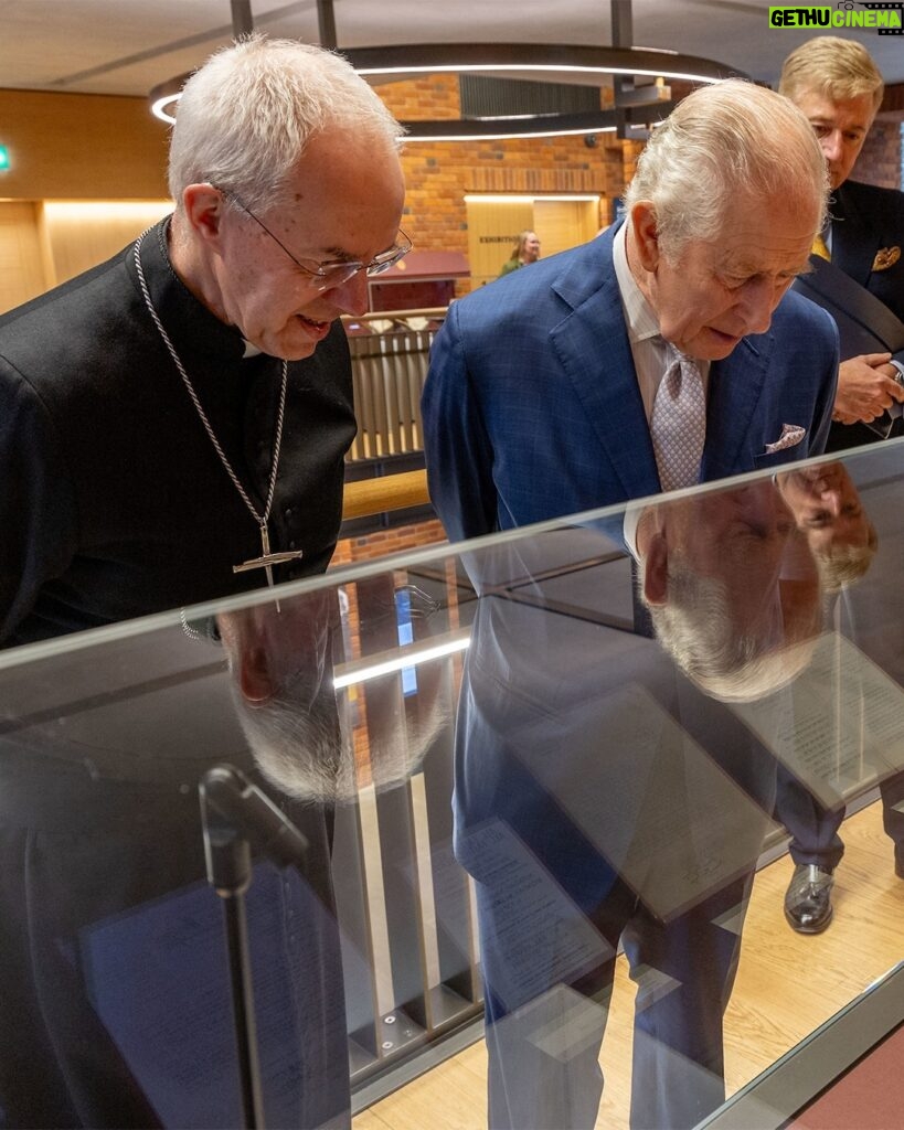 Justin Welby Instagram - It was a huge honour to welcome His Majesty The King to @lampallib today to meet with faith leaders from across the UK as part of #InterFaithWeek. These are challenging times for faith communities in the UK, particularly with the devastating war in the Middle East. The King’s visit was a wonderful encouragement to remain united in partnership and friendship – as many people of faith are doing across the country. Jesus calls us to be peacemakers, and that is especially important right now. I hope this visit by the King inspires @thechurchofengland to continue in our calling to love our neighbours and help bring communities together. Read more at the link in bio.