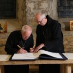 Justin Welby Instagram - Today I was delighted to receive an Apostles Edition of the @saintjohnsbible in honour and memory of Her Late Majesty Queen Elizabeth II. It was presented at Lambeth Palace by @saintjohnsabbey and University in Minnesota, USA, and is the first handwritten, illuminated Bible commissioned by a Benedictine monastery in 500 years. It will be housed for public view at @lampallib. It was good to meet those who have dedicated over 11 years to creating this Bible – using ancient practices to bring a fresh expression of God’s word into the 21st century, with the ultimate hope of reigniting faith in God and love for the Bible around the world. I pray their work will bear much fruit – and that by so diligently revealing the beauty of Scripture, many will come to faith in Christ.