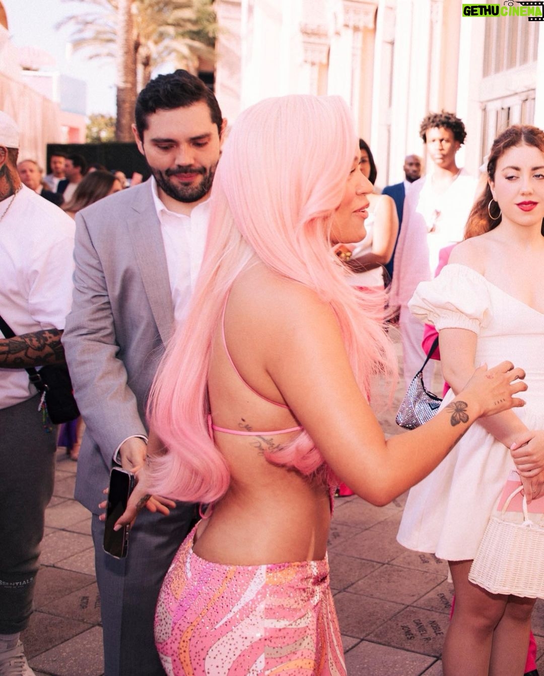 KAROL G - 7.2 Million Likes - Barbie Premiere 🎀🎀🎀 Barbie World ✨