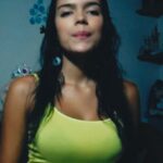 KAROL G Instagram - La vida no para de sorprenderme … Cada día me convenzo mas de que esos 13 años de creer, de soñar y de trabajar, entre un video y otro, VALIERON TODA LA PENA!! Cada lágrima y cada celebración! 🖤 cantar canciones de ella en videos para YouTube pudo haber sido lo único que nos conectara pero Diosito es así de lindo y pues, ahí está, Alicia Keys y Karol G en el mismo escenario! @aliciakeys Gracias reina por este momento y por compartir conmigo una de las canciones más icónicas de tu carrera en mi amado país ♾️✨🇨🇴 Pdta: This Girl is On Fire 🔥🔥🔥 Colombia Tierra Querida