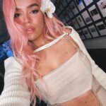 KAROL G Instagram – 🌸🌸🌸🕊️ que linda 🥹