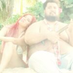 KAROL G Instagram - Y para celebrar que mi álbum “MAÑANA SERÁ BONITO” se convirtió en el primer álbum 100% en español por una artista Latina femenina en lograr el #1 en Billboard Top 200, les voy a compartir el video de “MIENTRAS ME CURO DEL CORA” que es probablemente uno de los videos mas especiales que he grabado en toda mi carrera 🌸✨☀️🌈🌷 7:00 AM HORA DE HAWAI 🌺✨