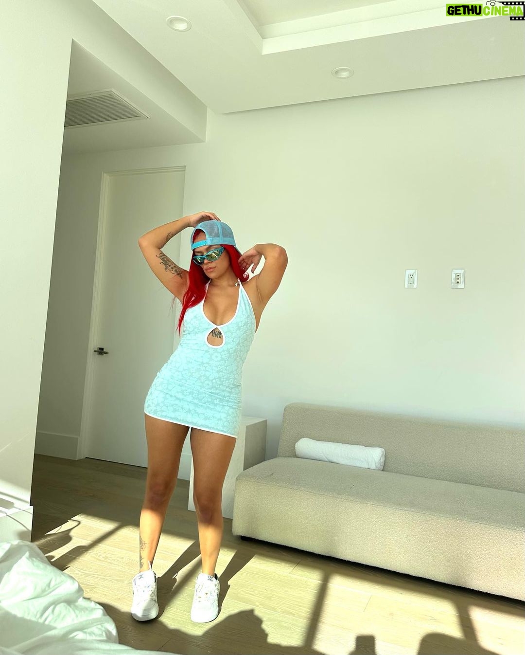 KAROL G Instagram - Es una XnoOo a mi me EncantaaaAaaa cómo lo hacemosssSsssss 🦋🦋🦋🦋🦋🦋🦋🦋🦋🦋🦋🦋🦋🦋🦋🦋🦋🦋🦋🦋🦋🦋🦋🦋🦋🦋🦋🦋🦋🦋🦋🦋🦋 bebe