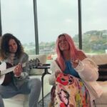 KAROL G Instagram - Un parche sito con Los de siempre ❤️‍🩹 LOS AMO PUES !!! Gracias por tanto ❤️‍🔥❤️‍🔥❤️‍🔥❤️‍🔥❤️‍🔥❤️‍🔥❤️‍🔥❤️‍🔥❤️‍🔥