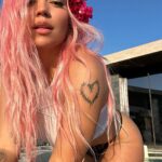 KAROL G Instagram - Para ti esta florecita 🌷 y para mi, este atardecer 🌅 Carolina, Puerto Rico