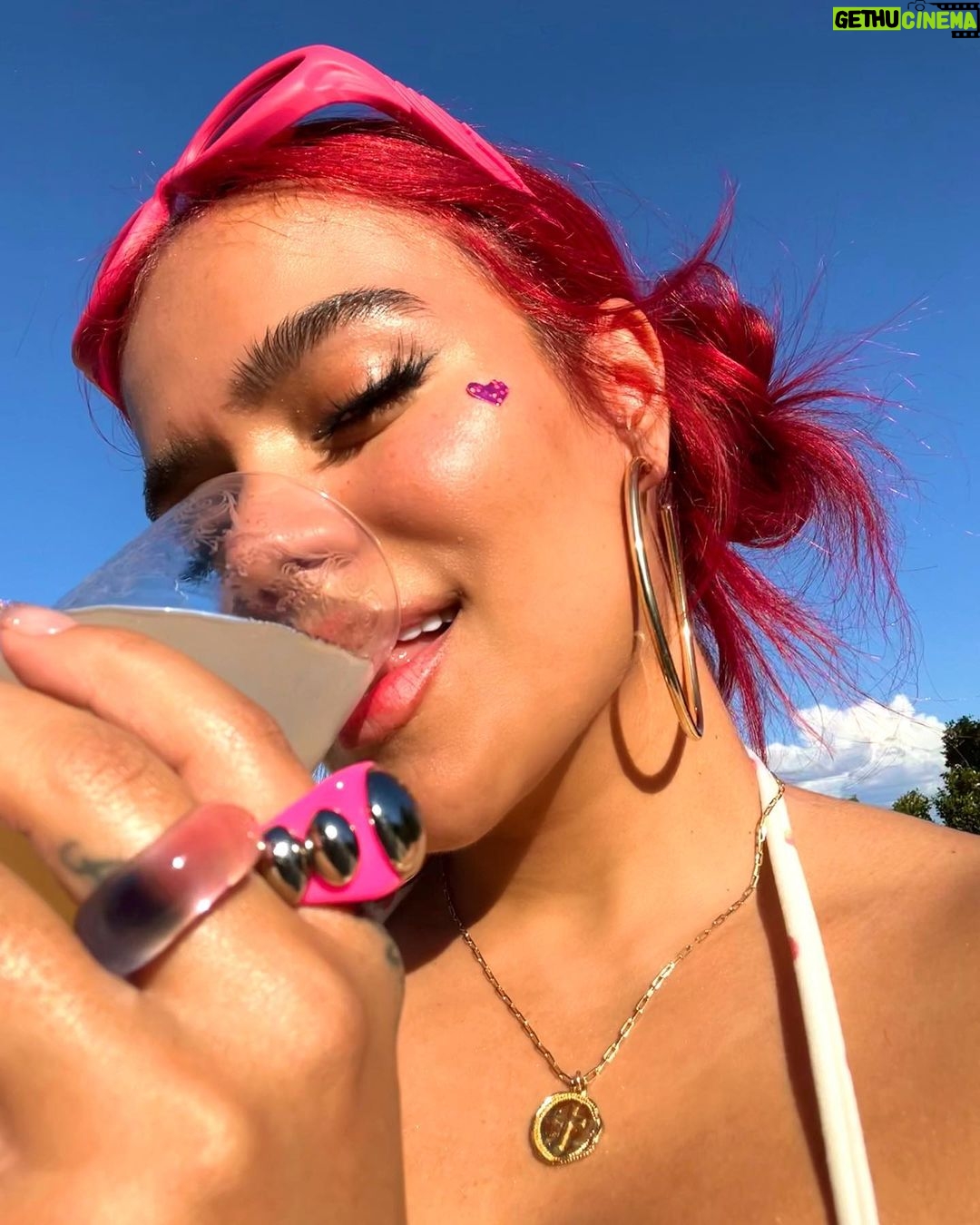 KAROL G - 7.2 Million Likes - … y quien dijo que yo era flaquita ? THICK MAMIIIIIIIIIIIIIIIIIIIIIIIIIIIIII 💦 … Las curvas siempre de moda pues 🍓🍓🍓🍓🍓🍓🍓🍓🍓🍓🍓🍓🍓🍓🍓🍓🍓🍓🍓 Besitos !!!!!