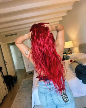 KAROL G Instagram - 🍒 🍒🍄🌹🍄🍄🎒🍎🍎🍒🍒🌹🍒🍒🍒🍒🍒🧨🍒🍒🍄🍒🌹🍄🍄🩸🩸🩸🍒🍒🍒🍒🍒🍒🍒🍄🍄🧨🍄🍄🍄🍒🍒🍒🌹🍄🍄🍄🧨🍒🎒🍄🍄 🌙