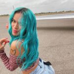 KAROL G Instagram – A seguir los ensayos 🤞🏽Contando los días 🌞 Nos Vemos en CoAchelLa PuessSs 🌺🌱🌝🌵💖🌵🐚🌊🌞🍄✨✨✨ Cosita Linda
