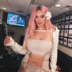 KAROL G Instagram – 🌸🌸🌸🕊️ que linda 🥹