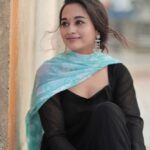 Kaavya Arivumani Instagram - Raw pictures 💙 #nofilter #insta @prismatic_photography_7 ✨ @_gina_couture outfit 😌❤️
