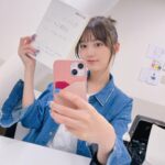 Kaho Mizutani Instagram - 沼オトコと沼落ちオンナのmidnight call アイドルオタクのさっちゃん役で出演させていただきます🎀 推しのメンバーカラーが青だから、衣装や小道具も青多めだよ💘💙 今日の深夜1時からだよ〜みてね！