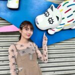 Kaho Mizutani Instagram - 今日から ファンイベントのチケットが 一般発売です🤍 よみうりランドで映像やグッズの 撮影をしたんだけど、 このわんこが気に入りました🎡 イベントもグッズもよろしくね😌