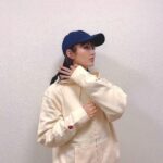 Kaho Mizutani Instagram - 💚 グッズ着てみたよ♡ ワンポイントのハートがかわいいパーカーと 誰でも似合うnavyキャップ🧢 みんなお揃いにしてね☺️