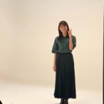 Kaho Mizutani Instagram - ロト・ナンバーズ「超」的中法 3月号の表紙をやらせてていただきました！ 今年のラッキーカラーは緑らしく 緑一色のお衣装💚🍏 春までに億狙い！！