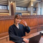 Kaho Mizutani Instagram - 今夜９時〜スペシャルドラマ 「イチケイのカラススペシャル」が放送されます。 連ドラから1年後の世界。 糸子も事務官から書記官へ！ 初めての法廷と法服がとっても嬉しかった☺︎ 映画と合わせて、是非ご覧下さい✨