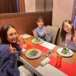 Kaho Mizutani Instagram - ご飯行った時の🍽 いつ会っても話が尽きません🫶🏻 今夜9時からは、ニッポン放送 「KEN RADIO」で 3人でトークしています☺︎ いつもの雰囲気そのままに、楽しかったです。 ぜひー！