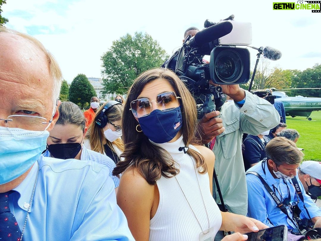 Kaitlan Collins Instagram - Waiting for takeoff with @stevereuters and @tonyu62. 🚁 White House Rose Garden