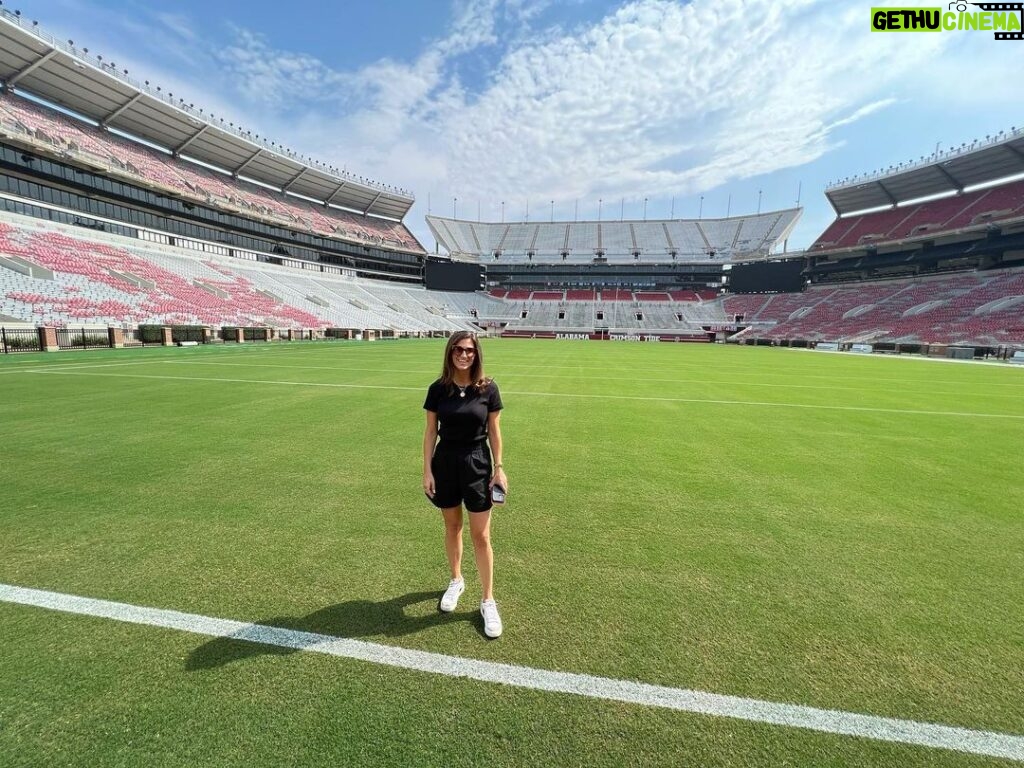Kaitlan Collins Instagram - Pleased to announce that I’ve been named as Alabama’s next starting quarterback. See y’all Saturday! Bryant–Denny Stadium