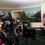 Kaitlan Collins Instagram - In the Diplomatic Reception Room with Donald Trump and George Washington. (📷: @erinscottphoto)