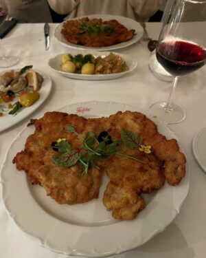 Kaitlan Collins Instagram - Pierogis and the president in Poland.