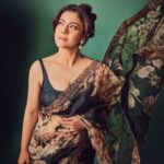 Kajol Instagram - Unapologetically classic! ✨🖤 #saree #drapes #ootd