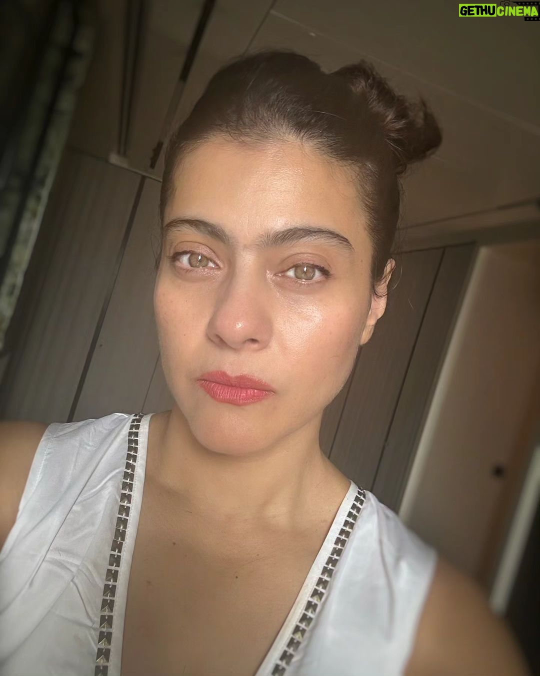 Kajol Instagram - Monday called, I let it go to voicemail. 😏📞 #mondaymood #ignoringmonday #mondaydetox