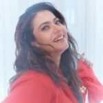 Kajol Instagram – Wearing red because life’s too short for blending in! 💃
#StandOutInRed #DressNotBlend