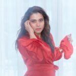 Kajol Instagram – Wearing red because life’s too short for blending in! 💃
#StandOutInRed #DressNotBlend