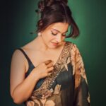 Kajol Instagram - Unapologetically classic! ✨🖤 #saree #drapes #ootd