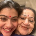 Kajol Instagram – Some nights just never go in order and those are the best days ever .. happy happy Diwali to every one out there.. it really is about laughing talking and dancing the night away 
#feetarehurting #soworthit #musicdanceandsing #diwali2023