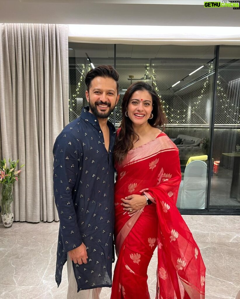 Kajol Instagram - Some nights just never go in order and those are the best days ever .. happy happy Diwali to every one out there.. it really is about laughing talking and dancing the night away #feetarehurting #soworthit #musicdanceandsing #diwali2023