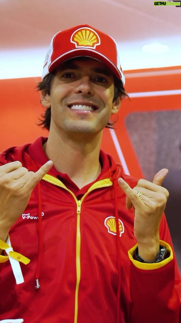 Kaká Instagram - A @brasil.shell me fez um convite muito legal: ter uma experiência exclusiva na Arquibancada Shell, em Interlagos, durante o Grande Prêmio de São Paulo. Eu estive lá com meu filho no último domingo para viver tudo isso e, claro, vou mostrar para vocês o que rolou por lá. Obrigado Shell por esse encontro de alta performance. #GPBrasil #Shell