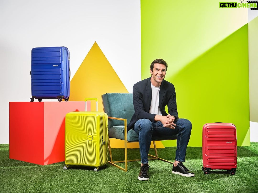 Kaká Instagram - Em comemoração ao seus 90 anos de histórias inesquecíveis a @americantouristerbr vai sortear uma viagem para Ibiza!!! 😎 É um grande orgulho ser o Embaixador desta marca que, assim como eu, compreende que cada viagem é única e merece ser vivida com intensidade. Estou empolgado em representar uma companhia que valoriza a aventura, a qualidade e o estilo em cada jornada. Com as malas resistentes e cheias de personalidade, suas experiências se tornam ainda mais incríveis! 🌍✈️ Agora, tenho uma oportunidade especial para todos vocês: Quem aí ama viajar tanto quanto eu? Então curtam a página da @americantouristerbr e participem do sorteio para ganhar uma viagem dos sonhos para Ibiza! Não percam essa chance de explorar o mundo com originalidade.😉 #AmericanTourister #AventurasComEstilo #sorteioibiza