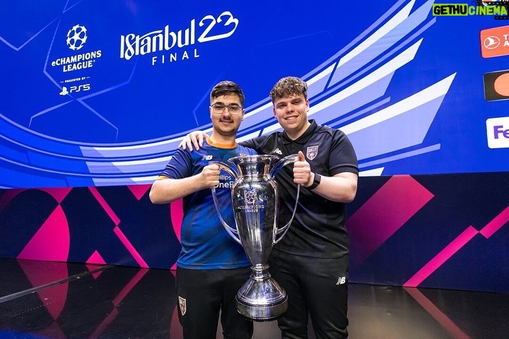 Kakรก Instagram - what an event ๐ Thanks for having me & congrats to @emreyilmazz80 for winning the eChampions League 2023 ๐ฎ๐ #eCL @championsleague @easportsfifa Istanbul