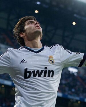 Kaká Instagram - ¡121 años de una historia gloriosa 👏! ¡Por muchos más, @realmadrid ! Gracias, siempre #HalaMadrid ⚽