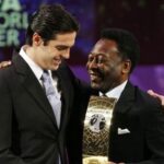 Kaká Instagram - Obrigado, Rei @pele Boa parte da história desse esporte que tanto amo foi escrita por você. Obrigado por levar o nome do Brasil aos quatro cantos do mundo. Você encantou, emocionou, tocou corações, lugar onde te levaremos pra sempre ❤️ Meus sentimentos a toda a família 🙏🏼 Pra sempre Rei Pele 👑 —— Thank you, King @pele A great part of the history of this sport that I love so much was written by you. Thank you for taking Brazil’s name to the four corners of the world. You fascinated, moved, and touched our hearts, where you will forever be ❤️ My condolences to the family 🙏🏼 Forever King Pelé 👑