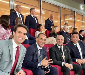 Kaká Instagram - Os Pentas torcendo pros Hexas 💪🇧🇷
