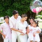 Kaká Instagram - Baby Sarah ❤️!!! Já tão querida e amada Eita família grande 👩🏼‍❤️‍👨🏻👦🏻👧🏻👶🏻👶🏻 Oh Glória 🙌🏼🙌🏼🙌🏼🙌🏼 #VemSarah Somos gratos pela sua vida 📸 @funkidsfotografia
