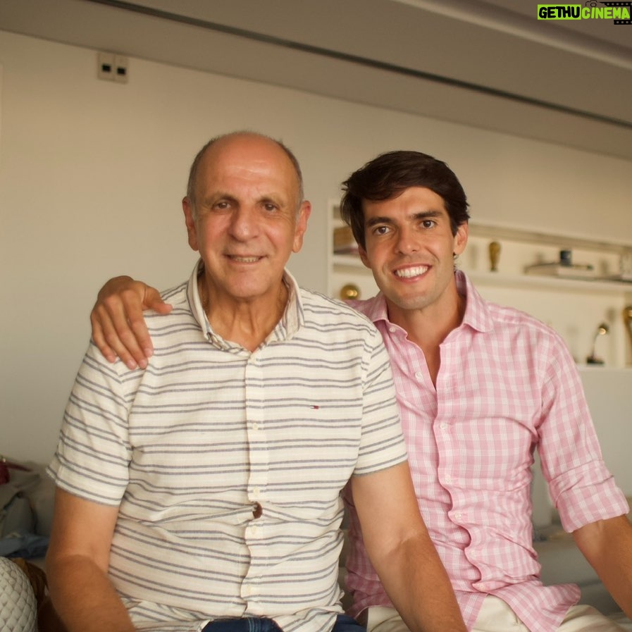 Kaká Instagram - 26.10.22 Muito obrigado por ser meu Pai e ensinar o que é ser um pai de amor. Te amo Boscão ❤️ Feliz aniversário!!