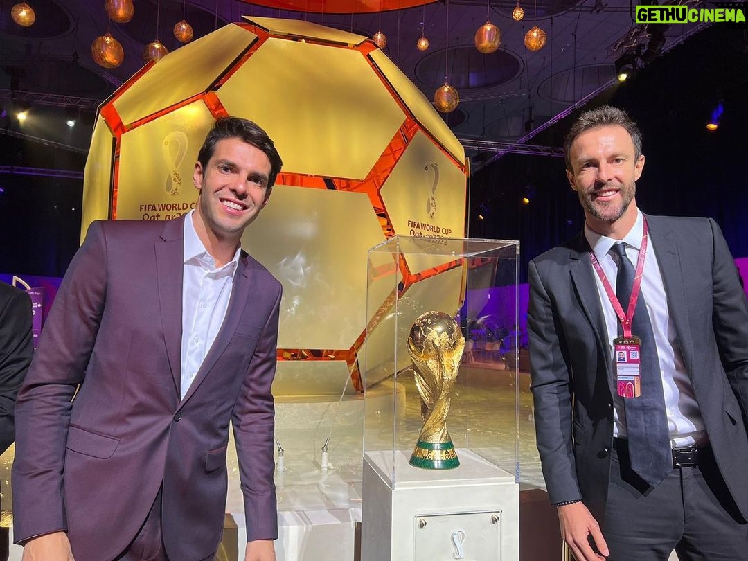 Kaká Instagram - 14.10.22 Umas das melhores descobertas da minha vida, foi no dia que entendi que o cara que dormia ao meu lado, podia ser o meu melhor amigo. E tem sido assim desde então!!! Seguimos crescendo e aprendendo juntos! Colecionando experiências e momentos inesquecíveis. Feliz aniversário meu irmão!! Te amo @di6ao ❤️