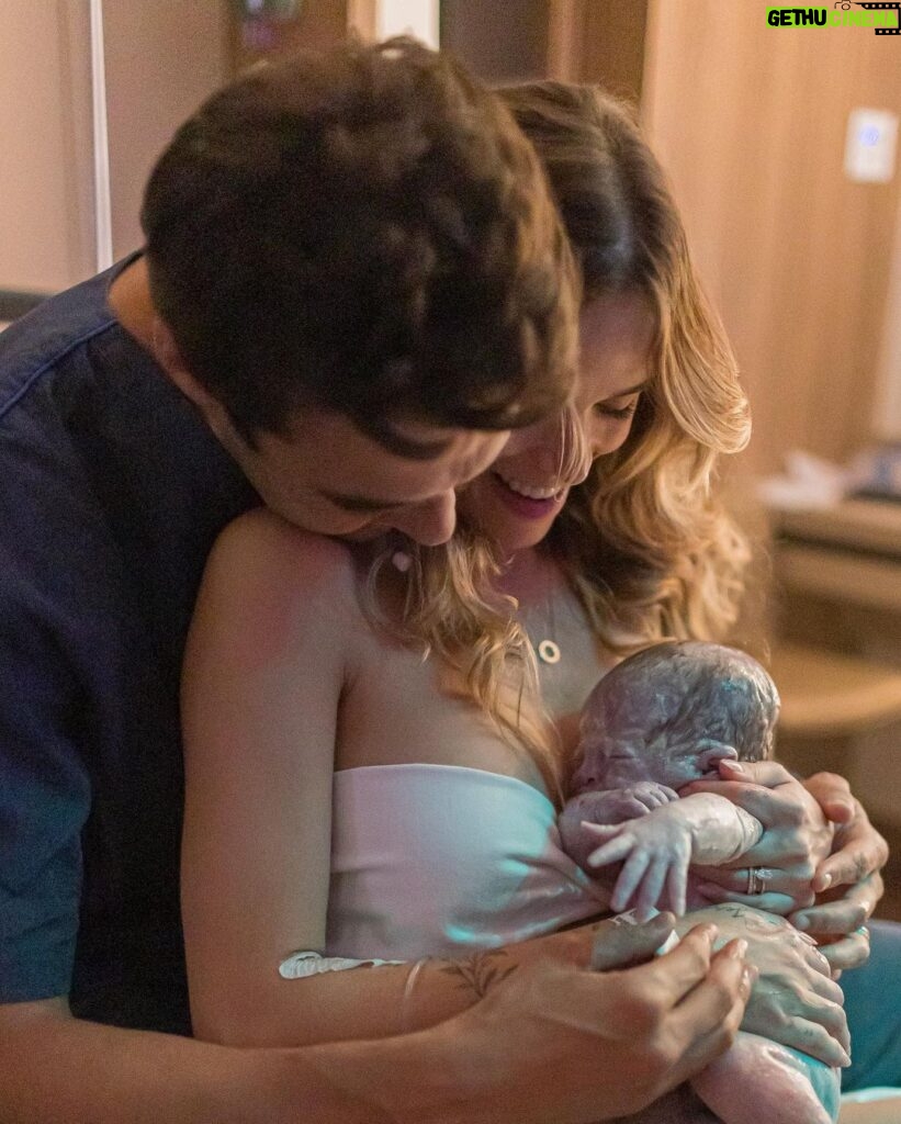 Kaká Instagram - 13.02.23 Nasceu nossa Sarah ❤️ Obrigada Senhor por essa benção! Fotos @hannarocha