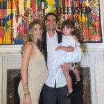 Kaká Instagram - Que 2023 seja um ano repleto de bençãos e gratidão por tudo que o Senhor faz em nossas vidas! Happy New Year!✨
